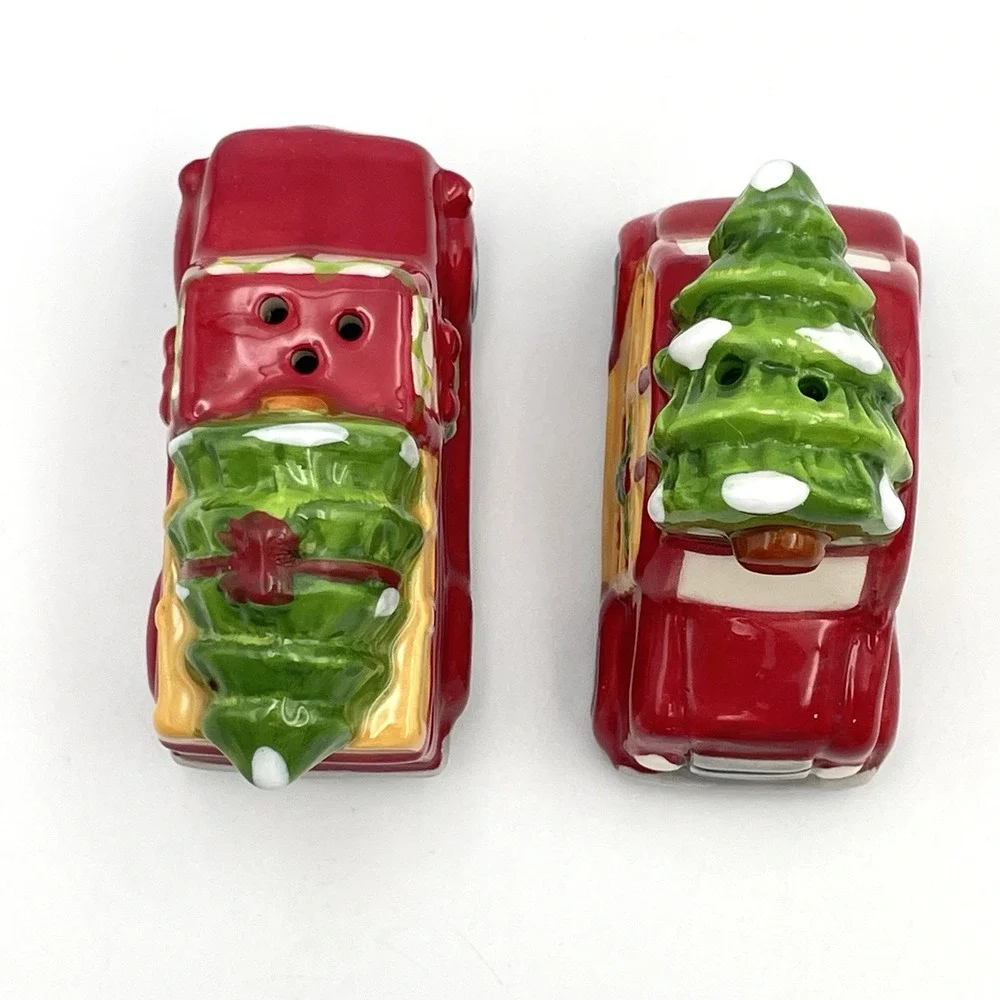 Red Pickup Truck And Car With Christmas Tree‎ Salt & Pepper Shakers Set Ceramic
